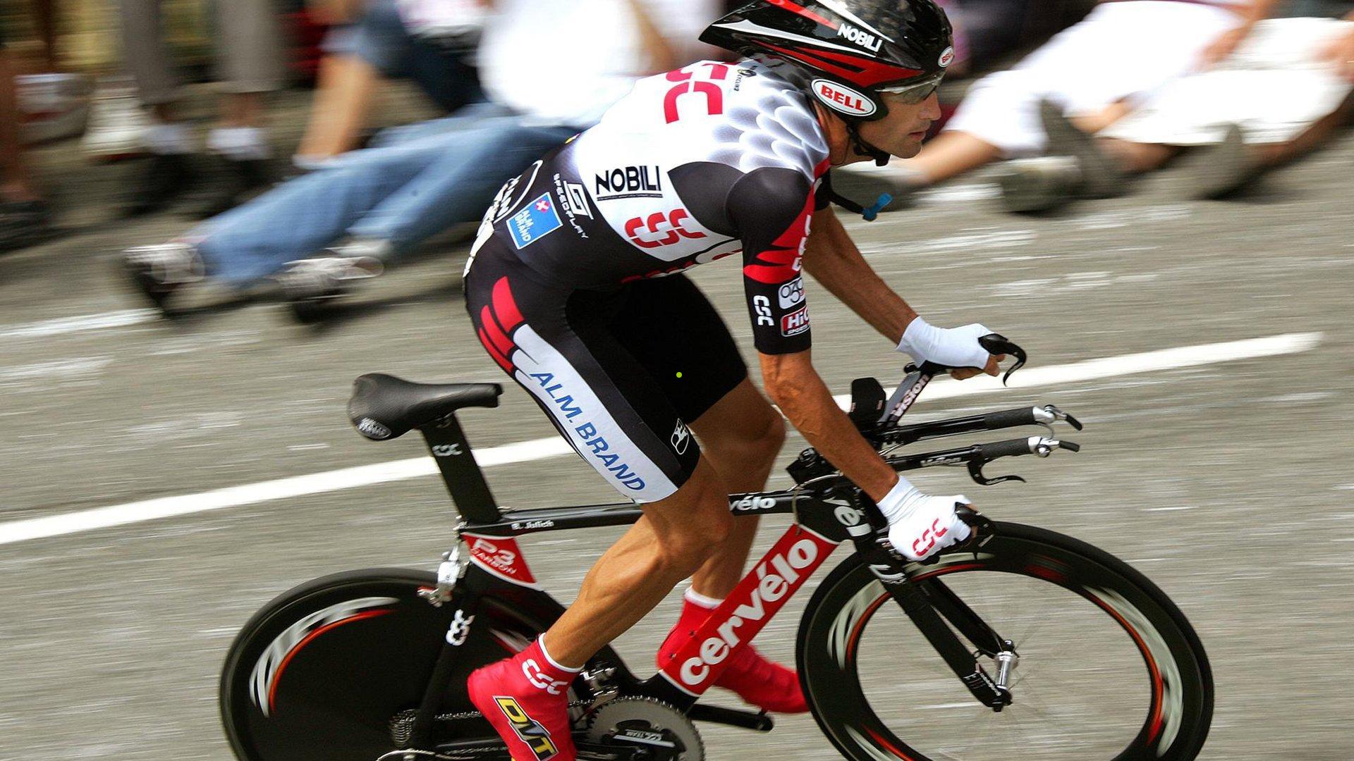 拜仁慕尼黑瞄准厄瓜多尔年轻中卫奥拉亚，签约后外租锤炼未来防线支柱